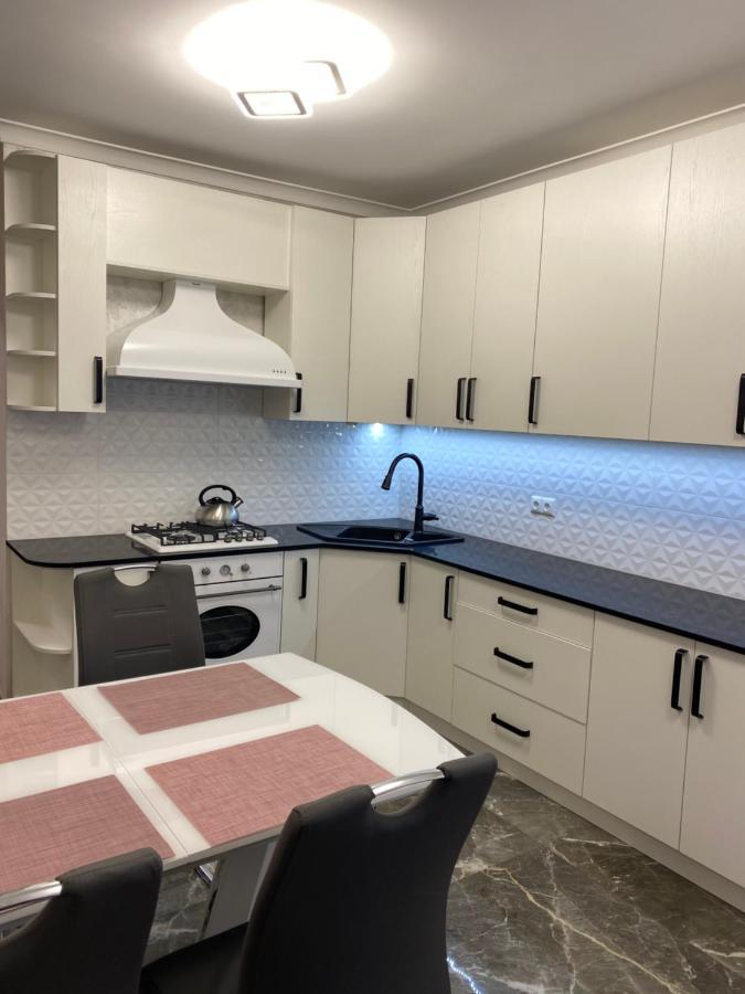 Appartement Avalo Luxury New à Lviv Extérieur photo